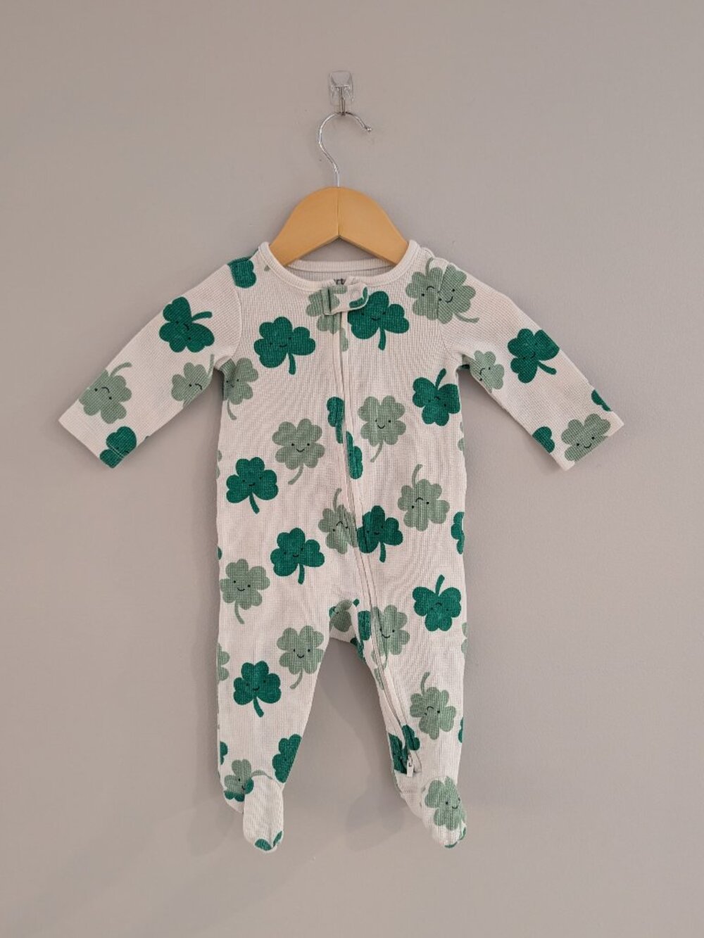 2/$10 ❤️ Carter's St. Patrick's Day Clover Ribbed Sleeper